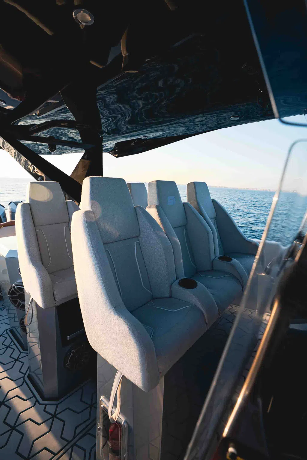 koshi-51-passenger-seating